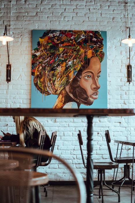 Femme à la coiffure fleurie — Peinture